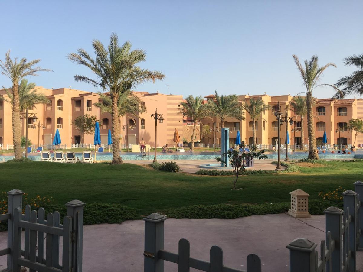 Special Chalets In Porto South Beach Families Ain Sukhna Bagian luar foto